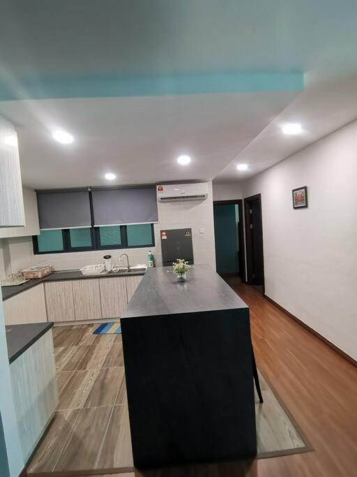 teo resident 2 vivacity jazz suite 4 Kuching Esterno foto
