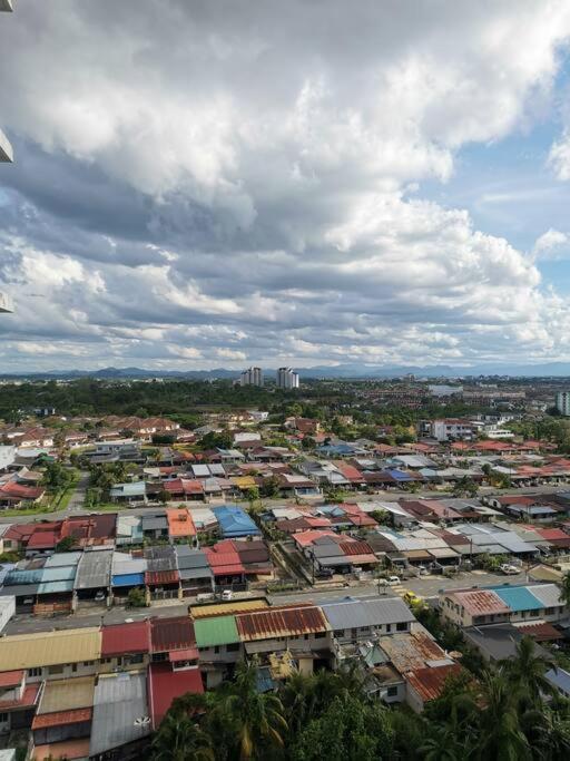 teo resident 2 vivacity jazz suite 4 Kuching Esterno foto