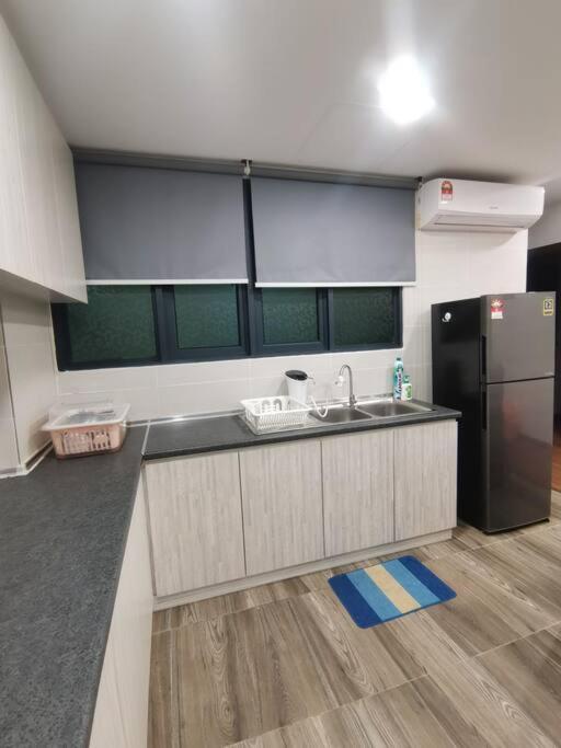 teo resident 2 vivacity jazz suite 4 Kuching Esterno foto