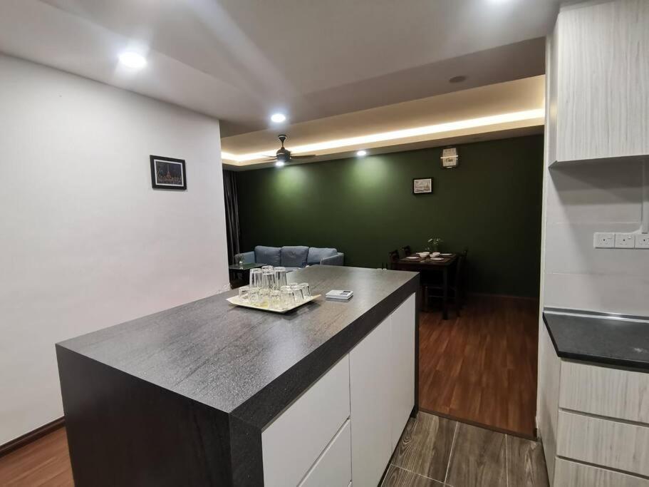 teo resident 2 vivacity jazz suite 4 Kuching Esterno foto