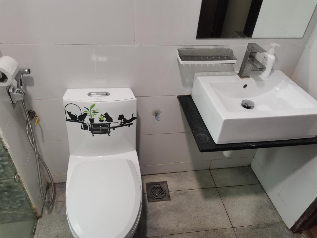teo resident 2 vivacity jazz suite 4 Kuching Esterno foto